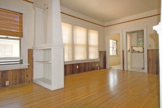 221 E Cache La Poudre St in Colorado Springs, CO - Building Photo - Building Photo