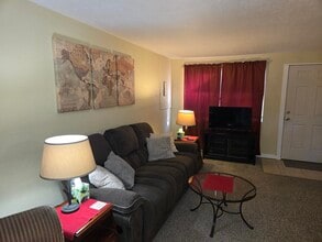 1713 Anderson St, Unit P148-303 in Bremerton, WA - Building Photo - Building Photo