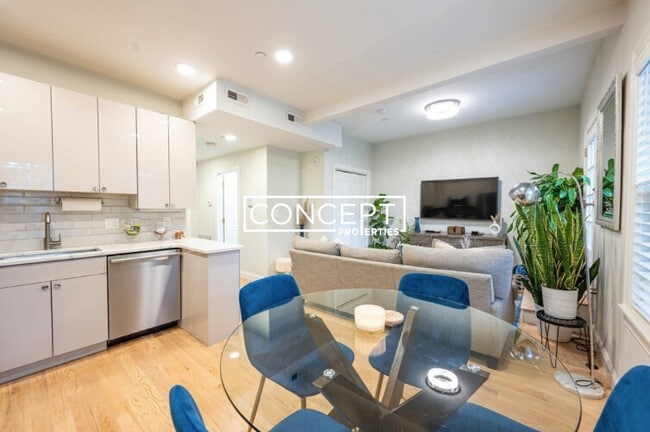 201 Marion St, Unit 201 Marion St. in Boston, MA - Building Photo - Building Photo