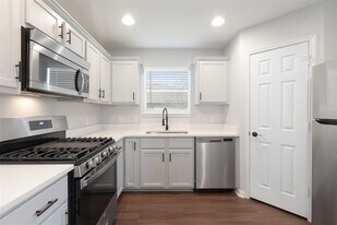 305 Goddard in Kyle, TX - Building Photo