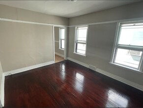 418 Cantwell Ct in Madison, WI - Foto de edificio - Building Photo