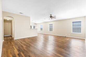 5114 Crestwood Hill Dr in San Antonio, TX - Building Photo - Building Photo