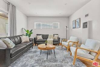 15006 Burin Ave in Lawndale, CA - Building Photo - Building Photo