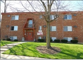 Somerset Apartments in Oxford, OH - Building Photo - Building Photo