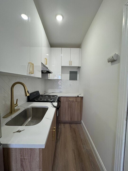 770 Westside Ave, Unit 3 in Jersey City, NJ - Foto de edificio