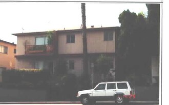 923 N SAN VICENTE Blvd Apartamentos