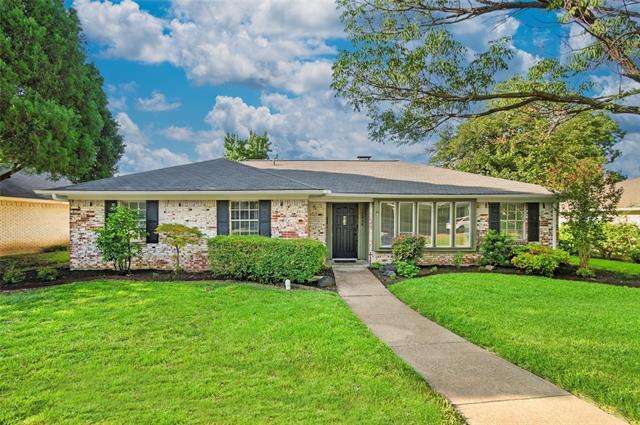 2838 Maydelle Ln in Farmers Branch, TX - Building Photo
