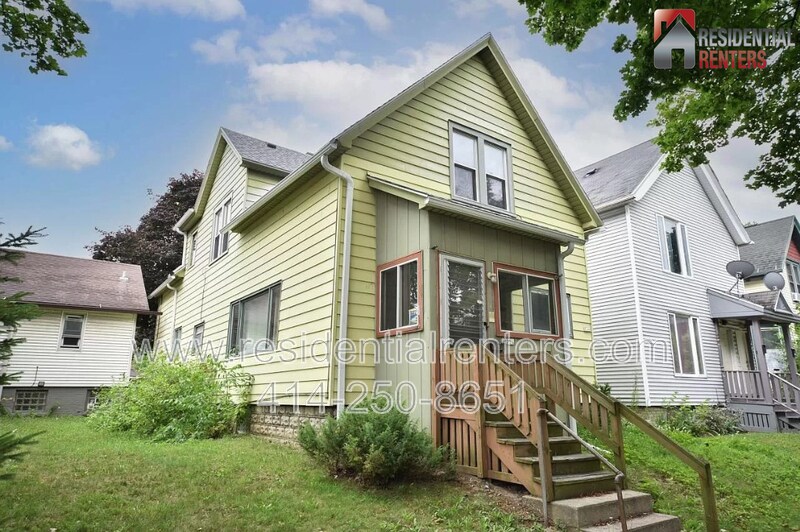 234 N 37th St in Milwaukee, WI - Building Photo