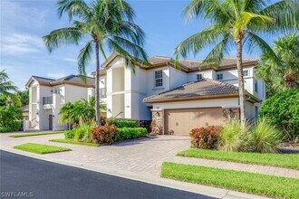 8044 Players Cove Dr in Naples, FL - Building Photo - Building Photo