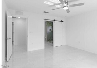 2513 74th St W in Lehigh Acres, FL - Foto de edificio - Building Photo
