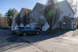 Maple Ridge in Merrimack, NH - Foto de edificio - Building Photo