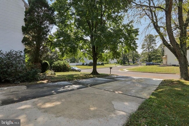 5 Saddle Dr in Mount Laurel, NJ - Building Photo - Building Photo