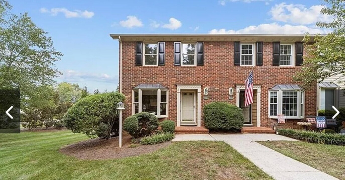 1113 Yellowbell Pl in Greensboro, NC - Building Photo