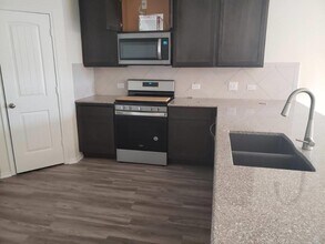 1824 Stinnett Dr in Leander, TX - Building Photo - Building Photo