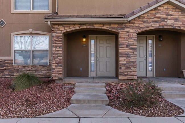 3155 S Hidden Valley Dr in Saint George, UT - Building Photo - Building Photo