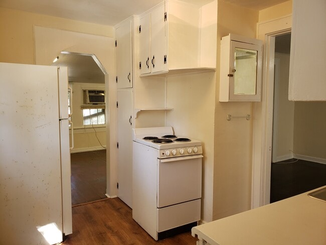 480 31st Ave N, Unit 480 1/2 Unit A in St. Petersburg, FL - Building Photo - Building Photo