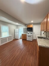 49 Railroad Ave in Amityville, NY - Building Photo - Building Photo