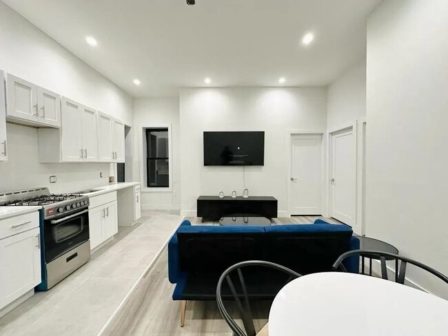 Furnished room/NOT APARTMENT in Brooklyn, NY - Building Photo - Building Photo