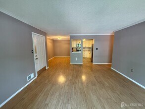 38 Cheverny Ct in Hamilton Township, NJ - Building Photo - Building Photo