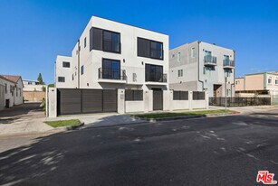 14167 Erwin St in Los Angeles, CA - Building Photo