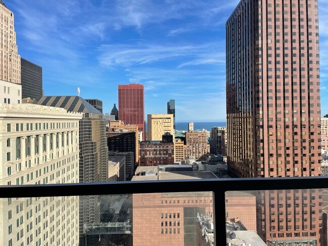 235 W Van Buren St, Unit 3321 in Chicago, IL - Building Photo - Building Photo