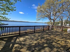 36 Ten Broeck Ln in Newburgh, NY - Building Photo - Building Photo