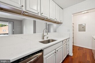 706 Woodhollow Dr in Evesham, NJ - Building Photo - Building Photo