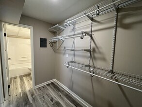 Abbey Woods Apartments in Mt. Lebanon, PA - Building Photo - Building Photo