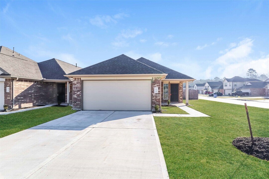 25759 Hazy Elm Ln in Porter, TX - Foto de edificio