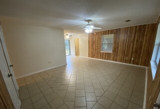 483 Elm St in Hinesville, GA - Building Photo - Building Photo