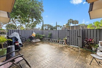 2704 27th Way in West Palm Beach, FL - Building Photo - Building Photo