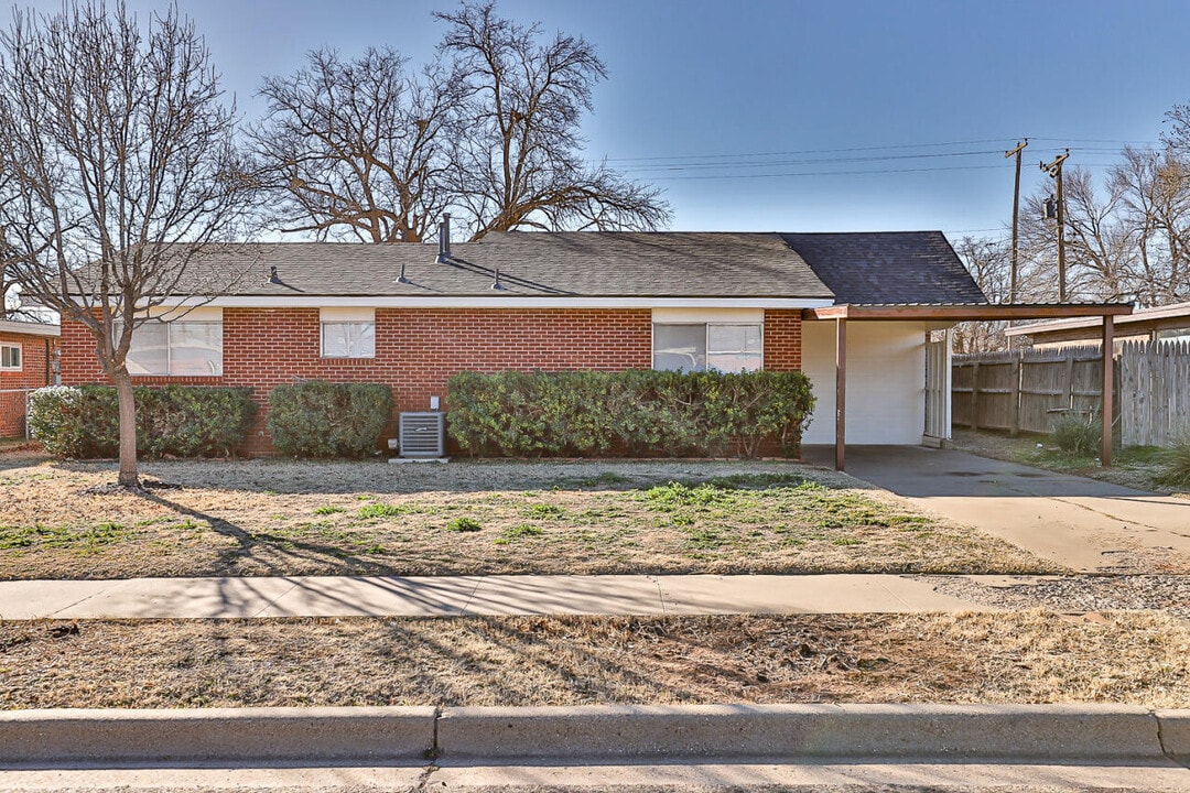 2511 63rd St in Lubbock, TX - Building Photo