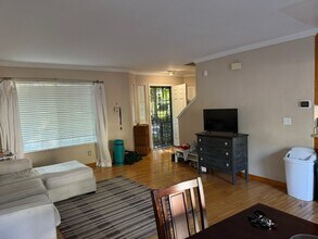 8908 Gravenstein Way in Cotati, CA - Building Photo - Building Photo