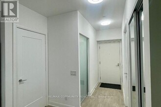 70 Annie Craig Dr in Toronto, ON - Building Photo - Building Photo