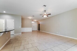 1716 Hawksbill Ln in St. Cloud, FL - Foto de edificio - Building Photo