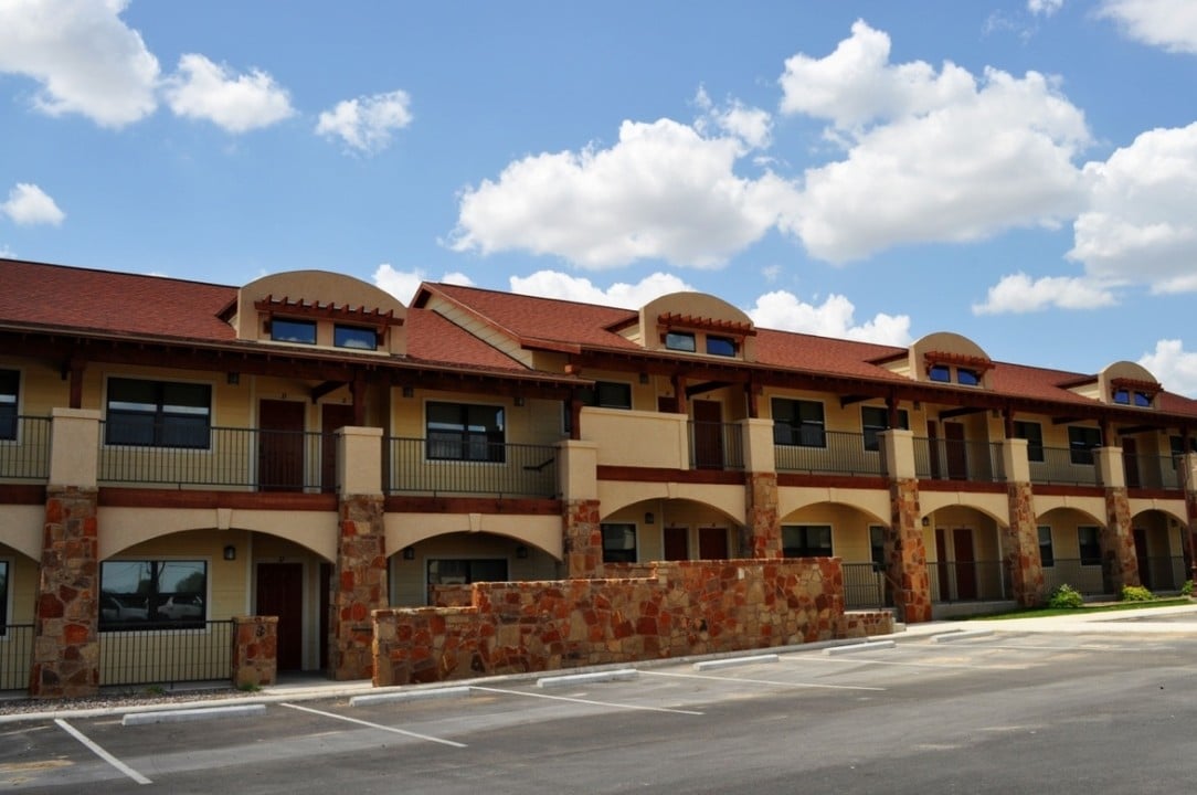 Energy Lodge Carrizo Springs in Carrizo Springs, TX - Building Photo