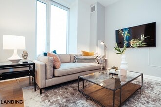 8511 15th Ave NW in Seattle, WA - Foto de edificio - Building Photo