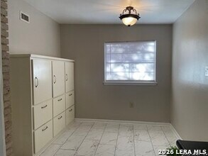 126 Clubhill in San Antonio, TX - Building Photo - Building Photo