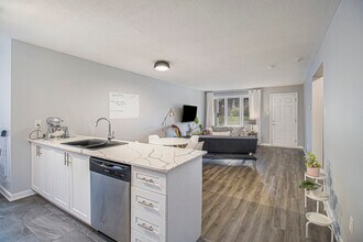 237 Loretta Av S in Ottawa, ON - Building Photo - Building Photo