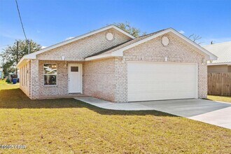 711 Kirklin Ave in Panama City, FL - Building Photo - Building Photo