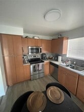 370 Racquet Club Rd in Weston, FL - Building Photo - Building Photo