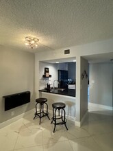10451 W Broward Blvd, Unit 201 in Plantation, FL - Building Photo - Building Photo