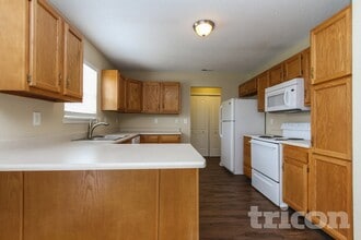 1745 Perry Commons Blvd in Indianapolis, IN - Foto de edificio - Building Photo