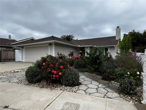 1573 Glenbrock Ln in Thousand Oaks, CA - Foto de edificio - Building Photo