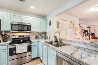 2066 Sun Down Dr in Clearwater, FL - Building Photo - Building Photo