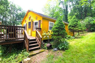 71 Miller Rd in Hopewell Junction, NY - Building Photo