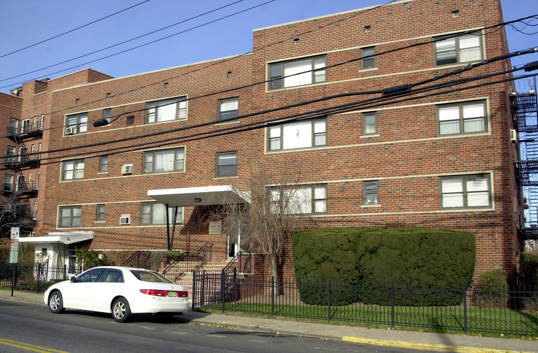 9009-9011 New York Ave in North Bergen, NJ - Building Photo