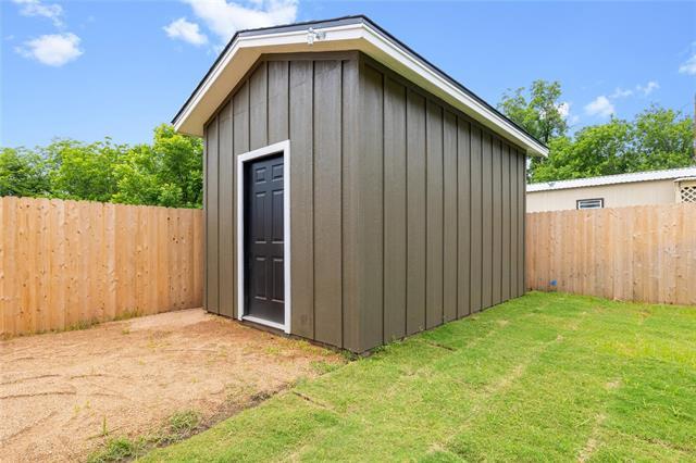 512 5th St in Blanket, TX - Building Photo - Building Photo