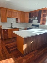 6740 28th Ave S in Seattle, WA - Foto de edificio - Building Photo