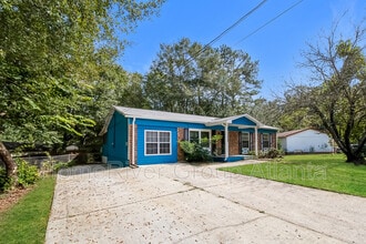 607 W Creek Ct in Monroe, GA - Building Photo - Building Photo